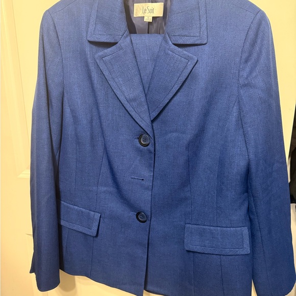 Emily Designs Classic Blazer in Blush Pink - Picture 12 of 16